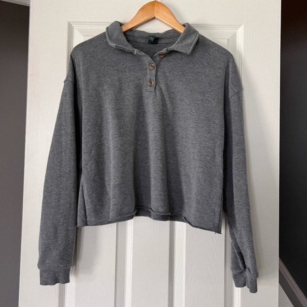 Wild Fable Gray Cropped Pullover Sweatshirt Women’s L Soft Button Henley Polo To